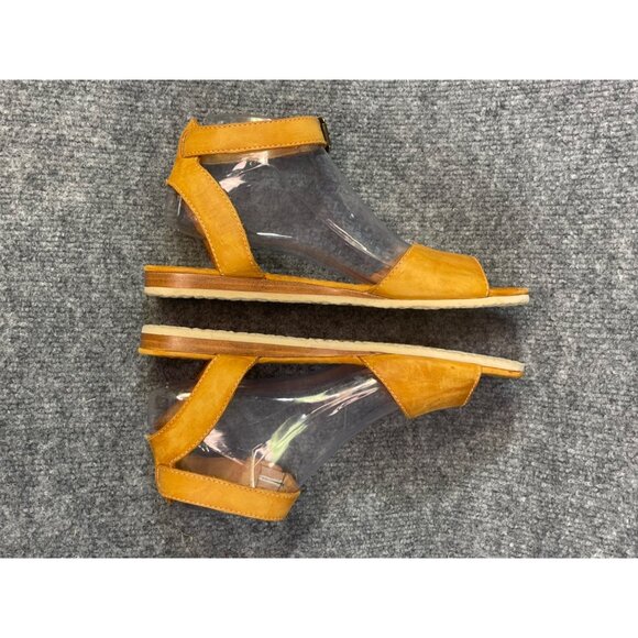 FRYE womens sandels size 8.5M Brown Nutral color Comfy Pre0owned - Picture 4 of 16